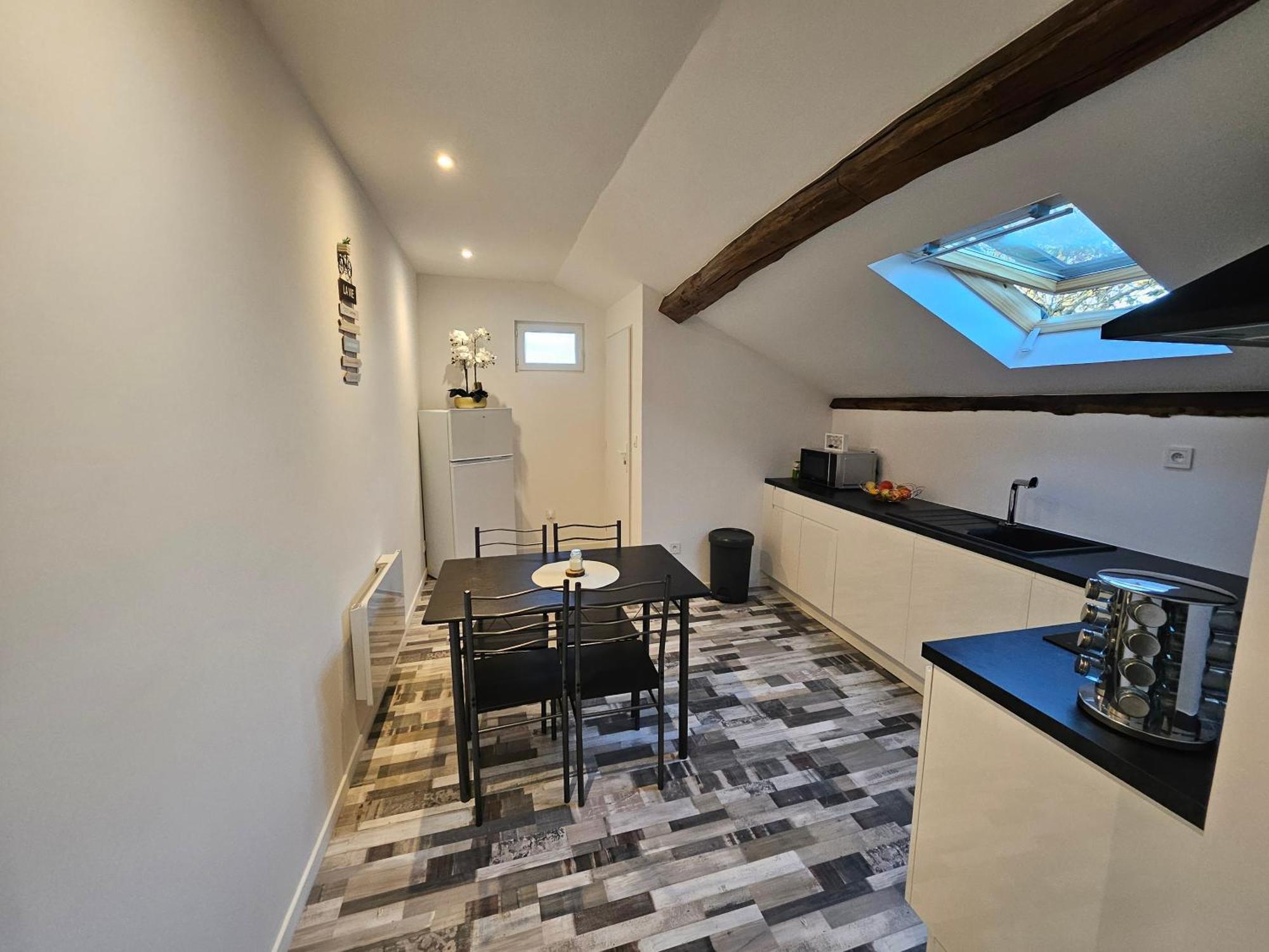 Joli Appartement Mansarde Decize Zewnętrze zdjęcie