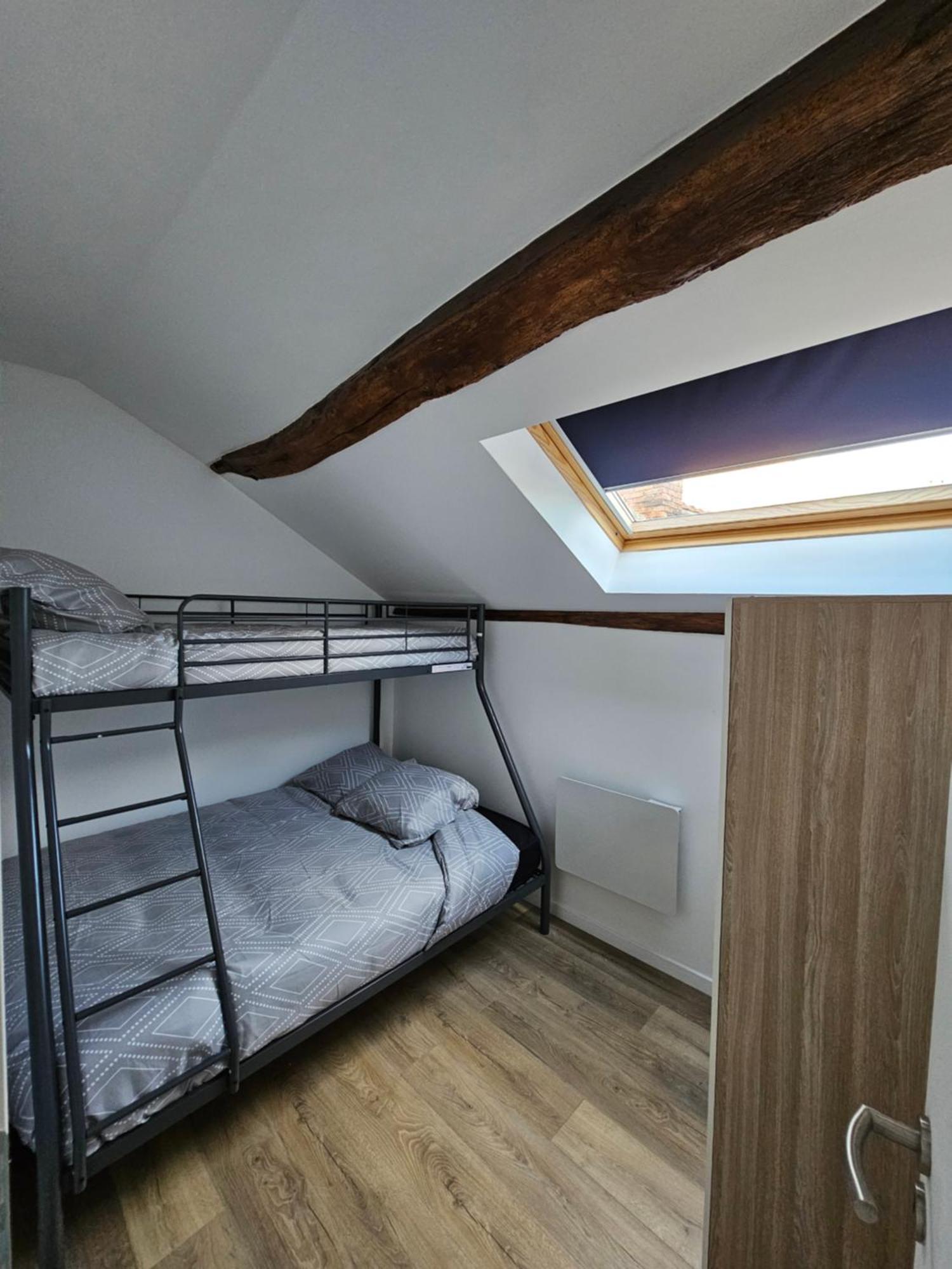 Joli Appartement Mansarde Decize Zewnętrze zdjęcie